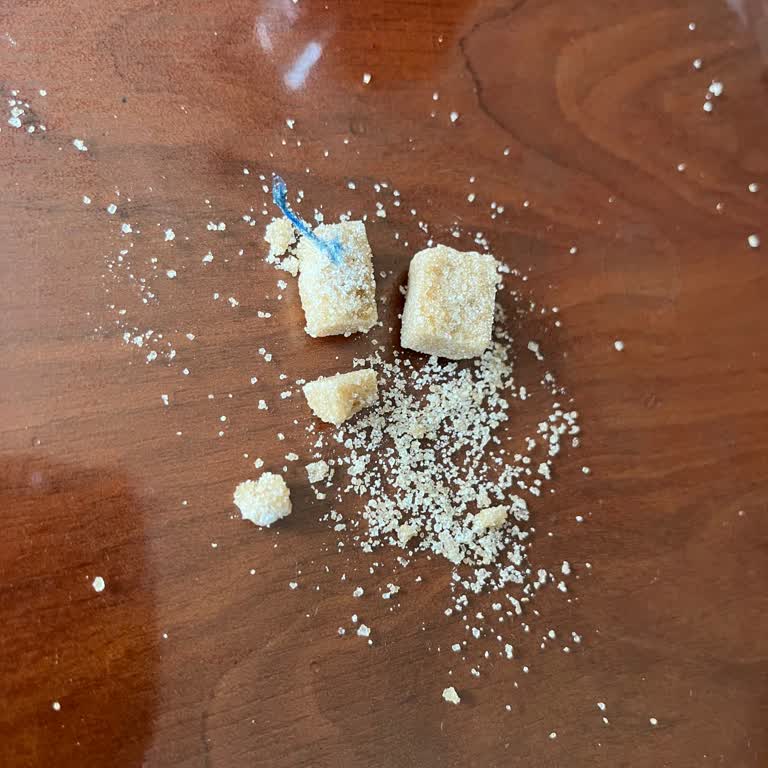 Şok Market'te Sağlık Tehlikesi: Şekerden Çıkan İp