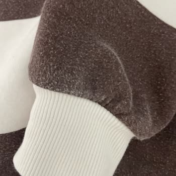 DeFacto'dan Alınan Sweatshirt İlk Yıkamada Renk Solması Ve Deformasyon Sorunu