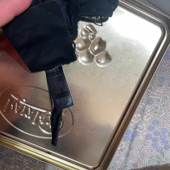 Marks And Spencer Sütyen Her Yerinden Yırtıldı Söküldü!