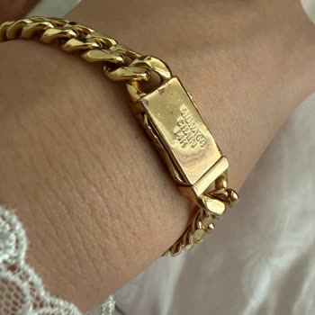 Paslanan Künye Ve Bilezikler: Kalitesiz Ürünler