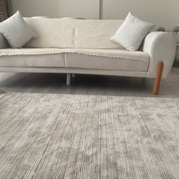 Yamuk Oturma Grubu Ve İlgisiz Müşteri Hizmetleri