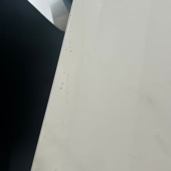 Defolu Yemek Masası Ve İletişim Eksikliği