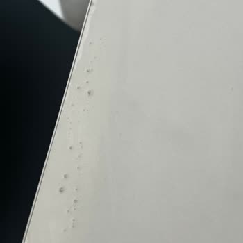 Defolu Yemek Masası Ve İletişim Eksikliği