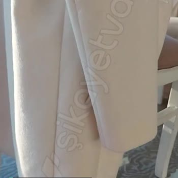 Koton Mantonun Kaşesinde Kelleşme, Mantodan Toz Dökülüyor!