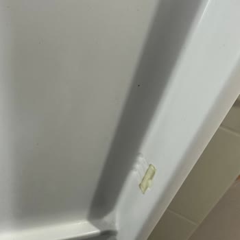 Vestel Buzdolabının Kalitesiz İç Aksamı