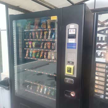 Bezmiâlem Hastanesi Soğuk Meşrubat ve Abur Cubur Makinesi Şikayeti