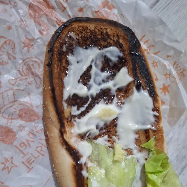 Yanmış Burger Ve İletişim Sorunu