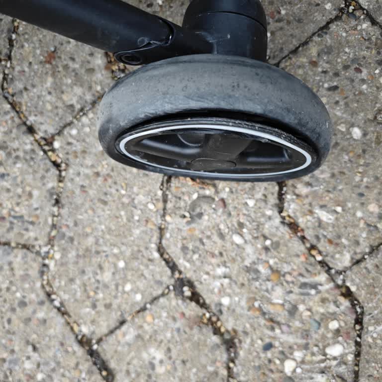 Bebek Arabası Hasarı Ve Müşteri Hizmetleri Hayal Kırıklığı