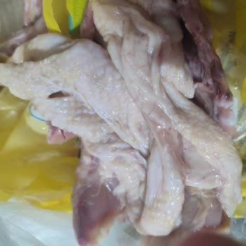 Son Tüketim Tarihi Yaklaşan Tavukta Ağır Koku Ve Sararma