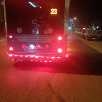 Belediye Otobüsü Şoförünün Yolculara Saygısız Davranışı