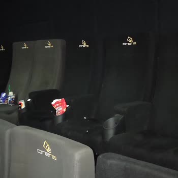 Sinema Salonunda Yetersiz Personel Ve Temizlik Sorunu