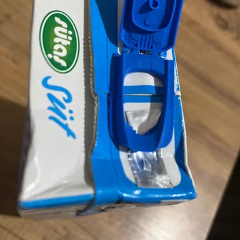 Süt Ambalajındaki Sorun: Kapağı Ve Akış Yeri Uyuşmazlığı