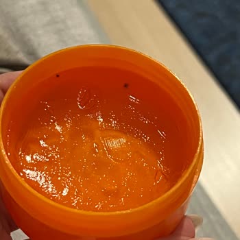 Bozuk Ürün: Gratis'ten Alınan Kaş Sabitleyici Küf Ve Parmak İzi İçeriyor