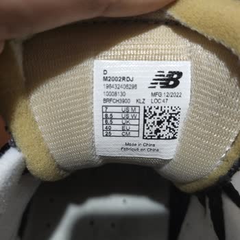 New Balance Ürünlerinde Domuz Derisi Kullanımı Hakkında Endişe