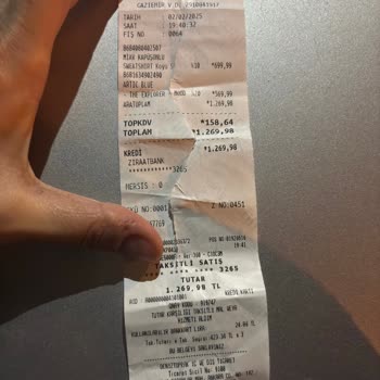 Hediye Parfümde Barkod Krizi: Mağaza Çalışanının Laubali Tavrı