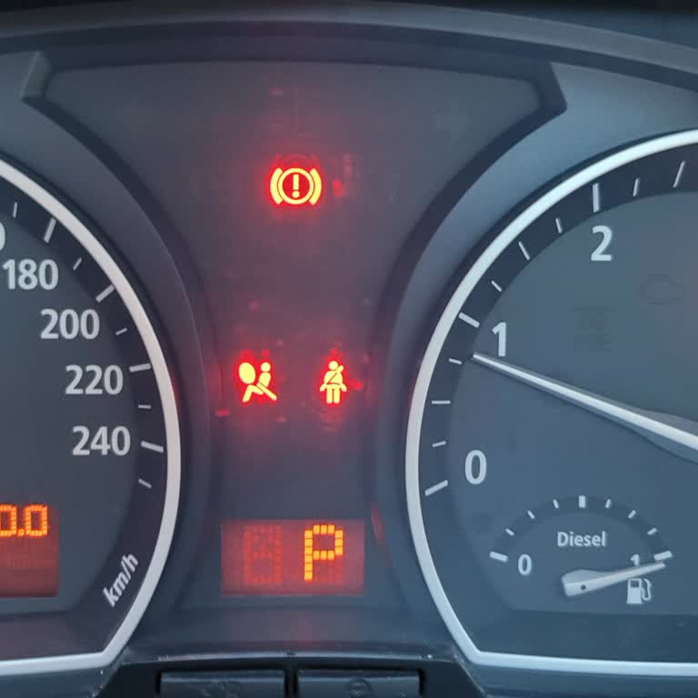BMW X3'te Sürekli Yanan Uyarı Işıkları Sorunu