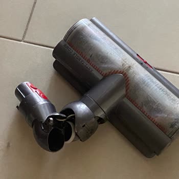 Der Aufsatz von Dyson V15  bricht regelmäßig und keine Lösung dazu