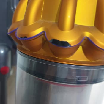 Dyson W15 Detect Absolute Lackfehler innerhalb kurzer Zeit, keine Garantie