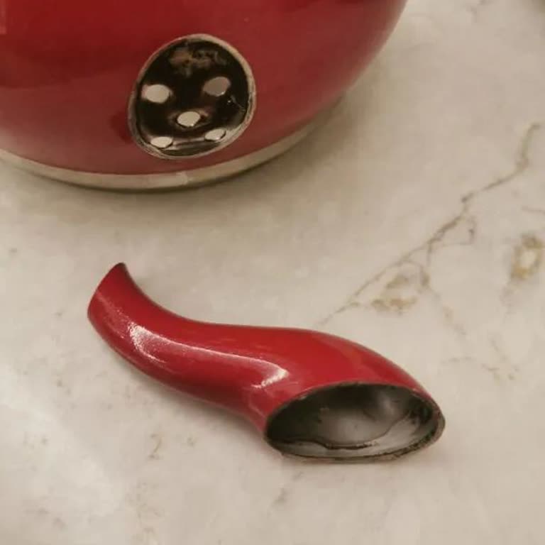 Korkmaz Mutfak Eşyaları Çaydanlık Kusurlu Çıktı Ve Su Akıtıyor!