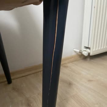 Kırık Sandalye İçin Çözüm Bekleyen Müşteri