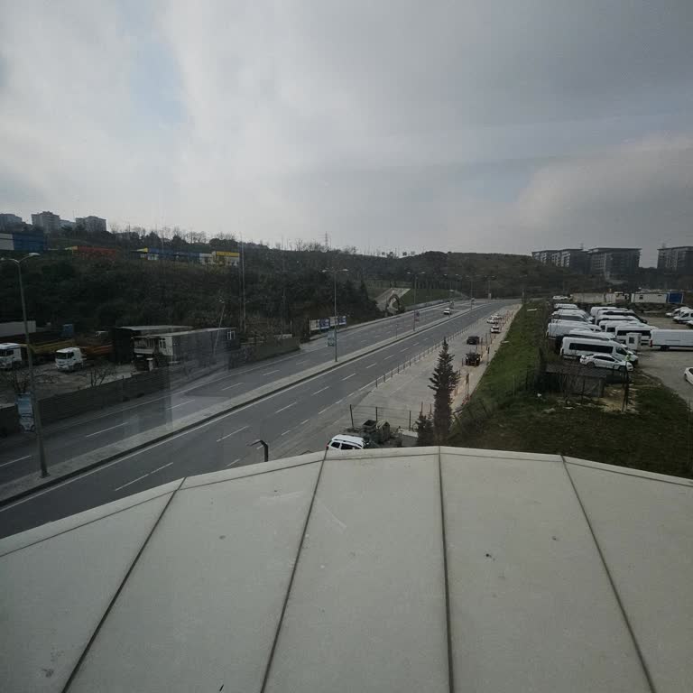 İstanbul Büyükşehir Belediyesi Yol Çalışması Sonrasında Yapılan Yamalar