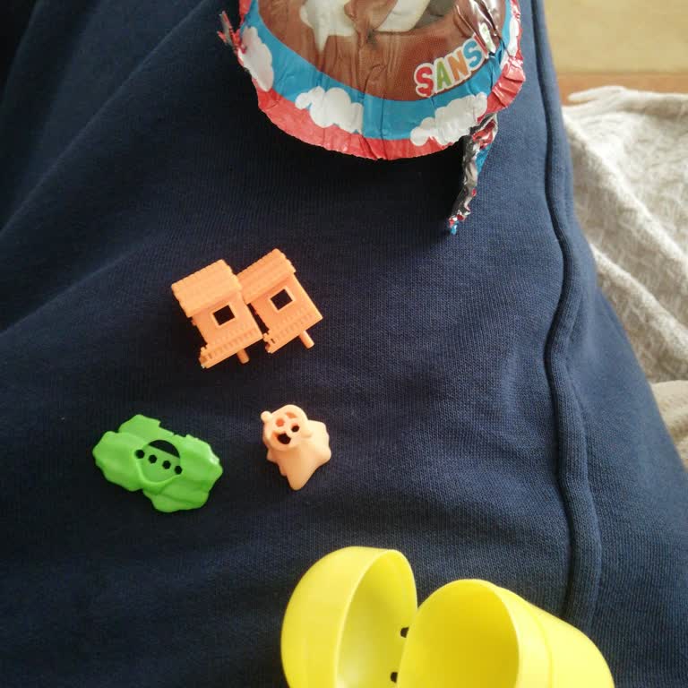 Ozmo Sürpriz Yumurta Hayal Kırıklığı: Kalitesiz Oyuncak Ve Çikolata