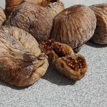 Onur Market Resmen Bozuk Ürünleri Paketlemişler