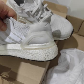 Adidas Zapatillas, problemas de calidad y garantía insuficiente