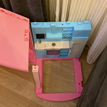 Barbie Evi Kabusu: Eksik Parçalar Ve İlgisiz Müşteri Hizmetleri