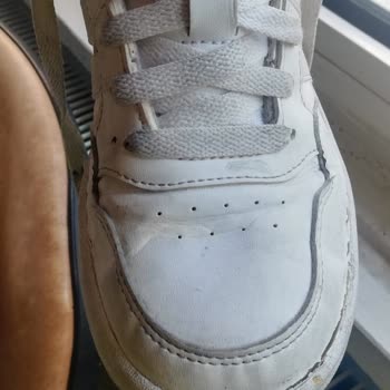 Adidas Ayakkabıda Beklenmedik Kalite Sorunu