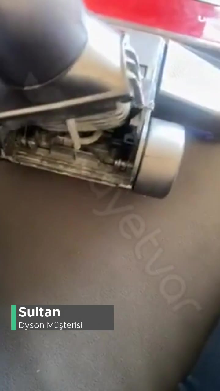Dyson Süpürge Başlığı Kırılması! videonun kapak resmi