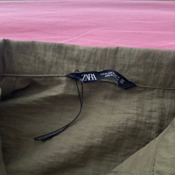 Zara, producto recibido incorrecto y sin etiqueta, solicito reembolso