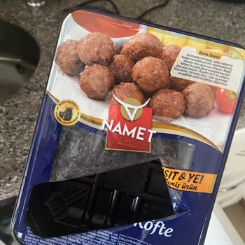 Namet Köftede Yabancı Madde Şoku: İnsan Sağlığı Tehlikede Mi?