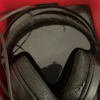 Kulaklık Pedleri Soyuluyor Ve Sorun Çıkarıyor