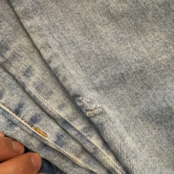 Mavi Jeans Pantolonunda Renk Solması Ve İlgisizlik
