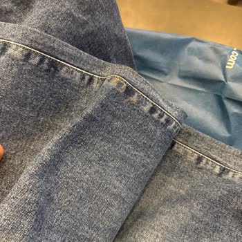 Mavi Jeans Pantolonunda Renk Solması Ve İlgisizlik