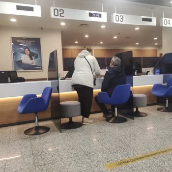 Yapı Kredi Sarıgazi Şubesi'nde Temsilci Eksikliği Ve Uzun Bekleme Süresi
