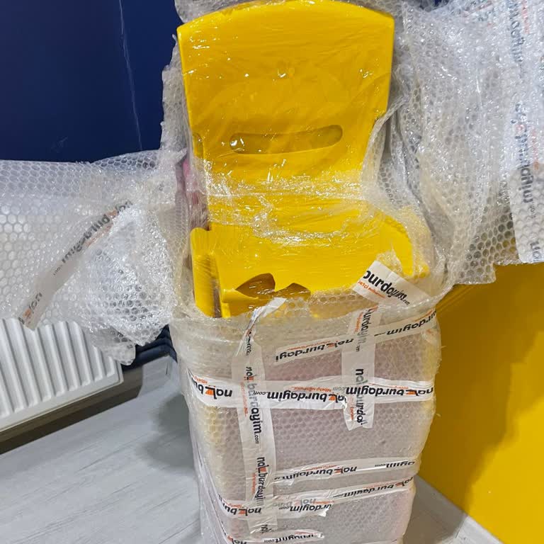 Online Alışverişte Hayal Kırıklığı: Kırık Ürün Ve Yüksek İade Ücreti