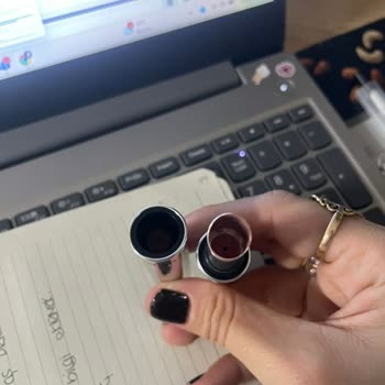 MAC Locked Kiss Lipstick Broke in 15 Days