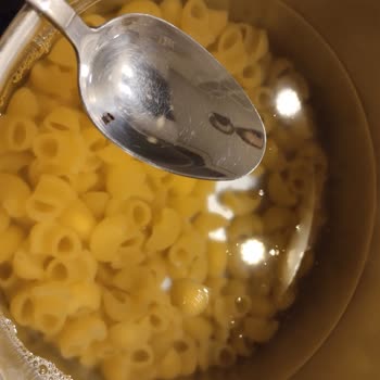 Makarna Paketinden Çıkan Böcek Şoku!