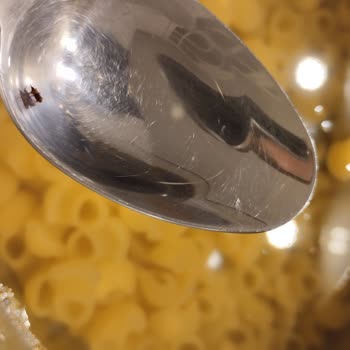 Makarna Paketinden Çıkan Böcek Şoku!