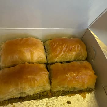 Seç Baklavaları İstanbul'da Hayal Kırıklığı: Kalitesiz Baklava Deneyimi