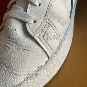 Kısa Sürede Yıpranan Ayakkabıya Çözüm Bulunamadı