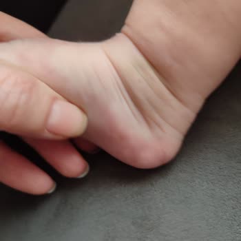 Sağlık Bakanlığı Hastanede İhmal Ve Bilgi Eksikliği: Küçük Bebeğin Zor Anları