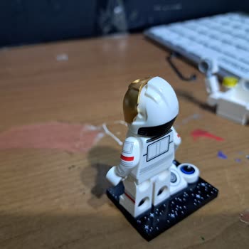 Astronot Setinde Fabrika Hatası: Kask Birleşmiyor