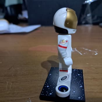 Astronot Setinde Fabrika Hatası: Kask Birleşmiyor