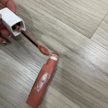 Watsons Doğubayazıt Şubesi'nde Tarihi Geçmiş Ruj Sorunu