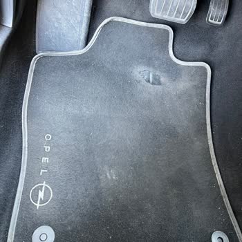 Opel Sıfır Aracın Paspası Aşındı: Kullanıcı Hatası Mı?