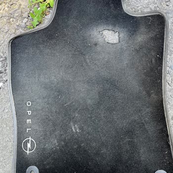 Opel Sıfır Aracın Paspası Aşındı: Kullanıcı Hatası Mı?