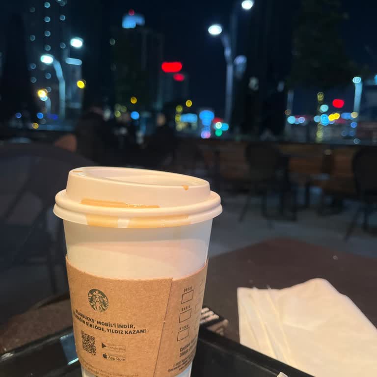 Rude Staff and Poor Service at Starbucks Avenue Mall